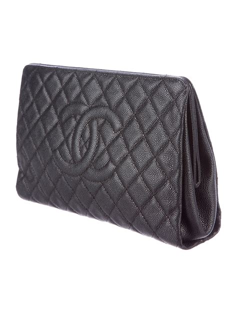 chanel quilted clutch